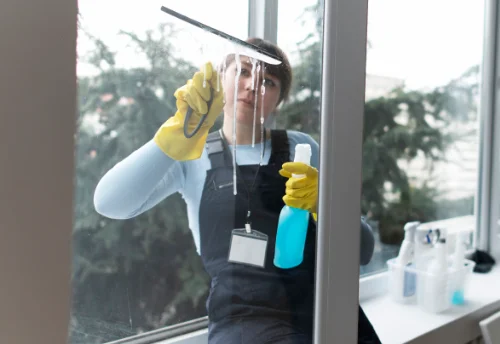 Nettoyage de vitres intérieures et extérieures à Sacquenville
